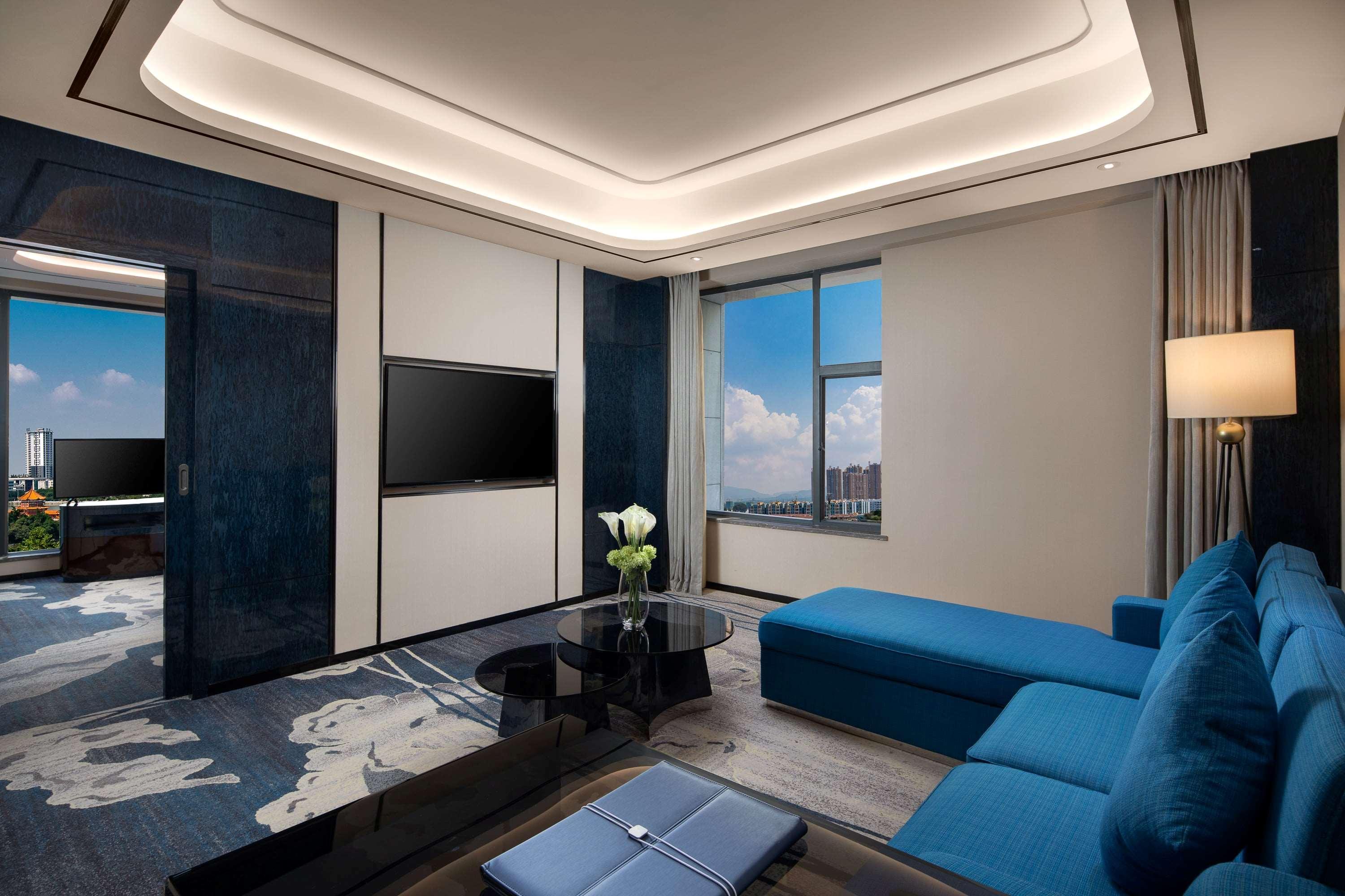 Ramada By Wyndham Mengzi Suites Esterno foto